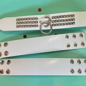 Exquisite hand made 100% leather with Hardware choker w/2 wrist bands Fits Most